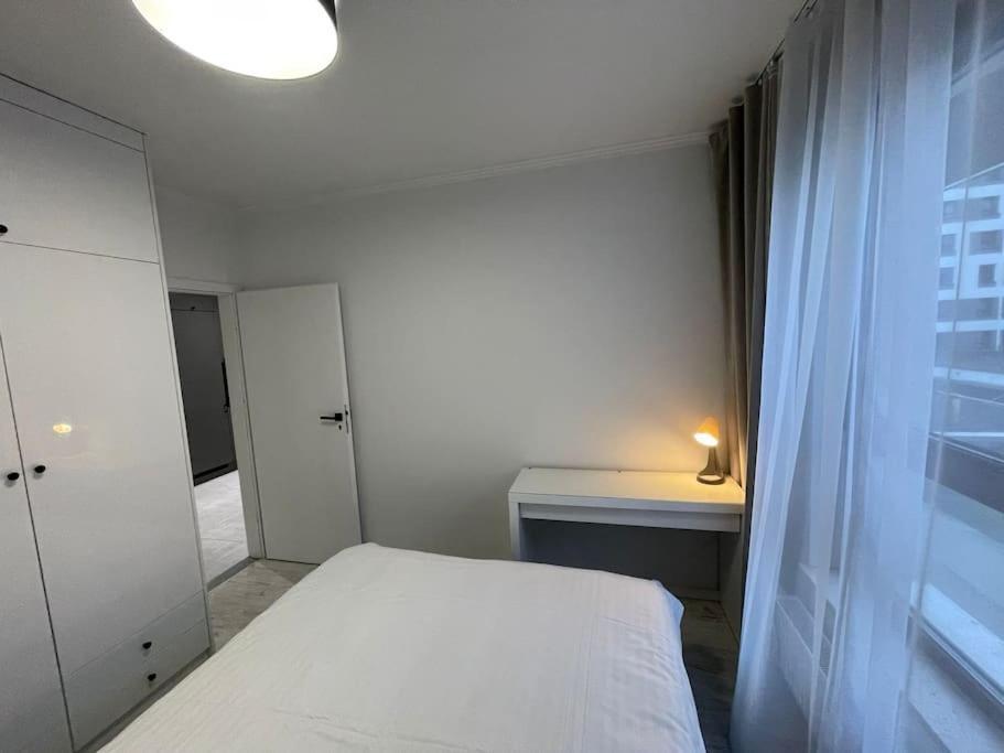 Forum Wola Fine Apartment Варшава Екстер'єр фото