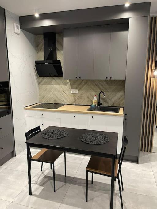 Forum Wola Fine Apartment Варшава Екстер'єр фото